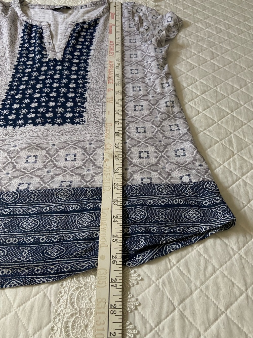 Lucky Brand Navy and Gray Boho Patterned V-Neck Top Size Large - Picture 13 of 13
